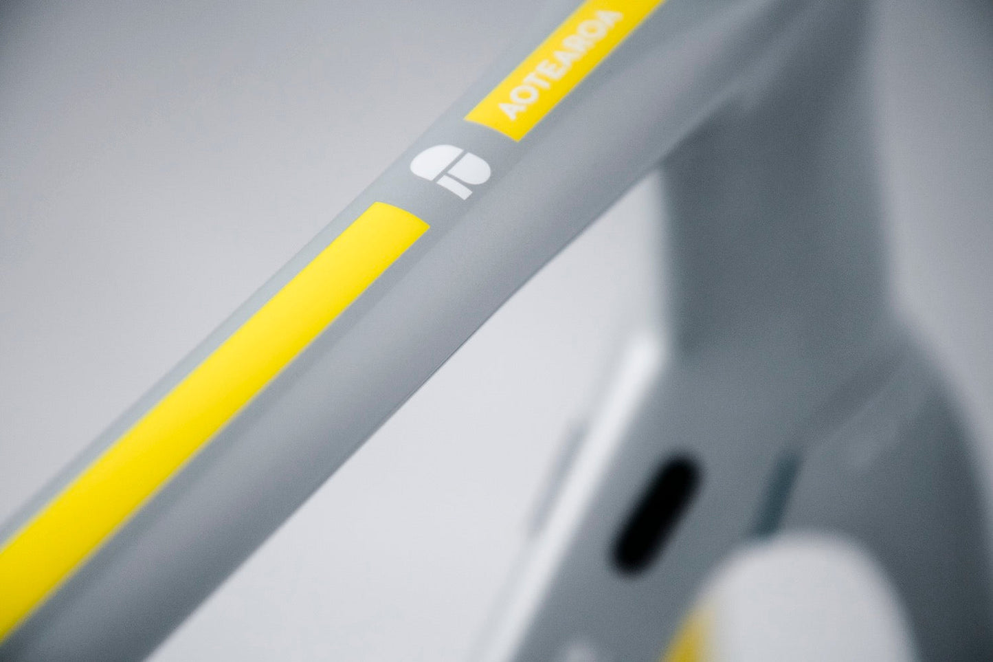 RERE METALLIC SILVER + YELLOW (TAUHOU)