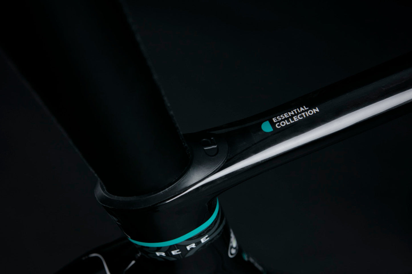 RERE GLOSS BLACK (TUHUA)