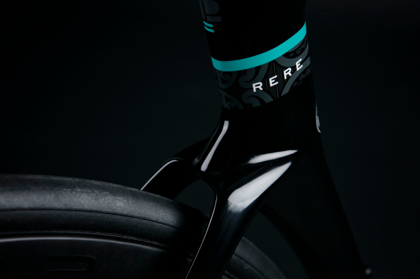 RERE GLOSS BLACK (TUHUA)