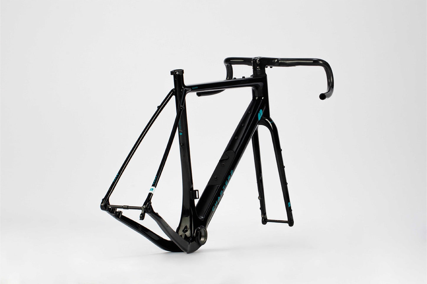 KAHA GLOSSY BLACK (TUAURIURI)