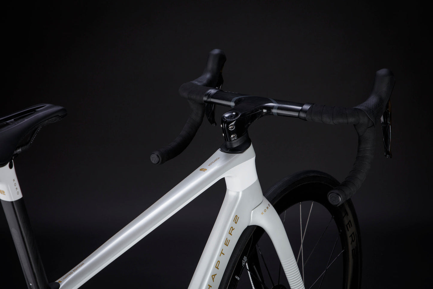 KOKO WHITE + GREY (TAURIPARIPA)