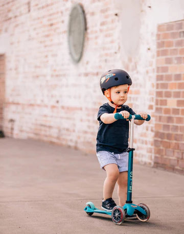 Mini Micro Deluxe 3 Wheel Scooter