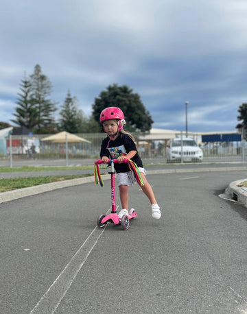 Mini Micro Deluxe 3 Wheel Scooter
