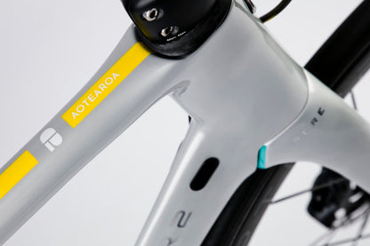 RERE METALLIC SILVER + YELLOW (TAUHOU)