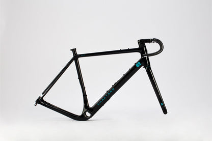 KAHA GLOSSY BLACK (TUAURIURI)
