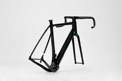 KAHA GLOSSY BLACK (TUAURIURI)