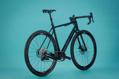 KAHA GLOSSY BLACK (TUAURIURI)